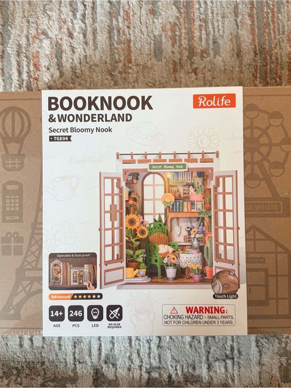Rolife DIY Book Nook Kit - Secret Bloomy Nook TGE04